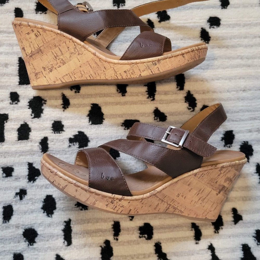 B.O.C. Tan Wedge Sandal Size 11